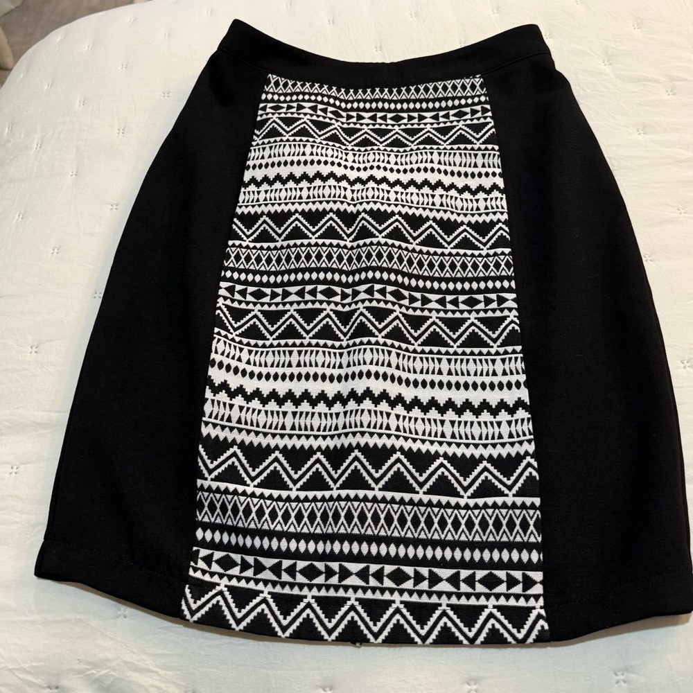 Pixley Ikat Black and Cream Skirt Size Small